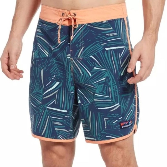Patagonia Scallop Hem Stretch Wavefarer Boardshorts 
Style #86731 Size 36. 21 - Picture 1 of 7